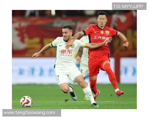 我国足坛2025赛季大结局：海港中超夺冠，国安收成足协杯