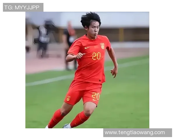 湖北U20男足载誉归汉,在银河机场被夹道欢迎 湖北U20男足载誉归汉,在银河机场被夹道欢迎